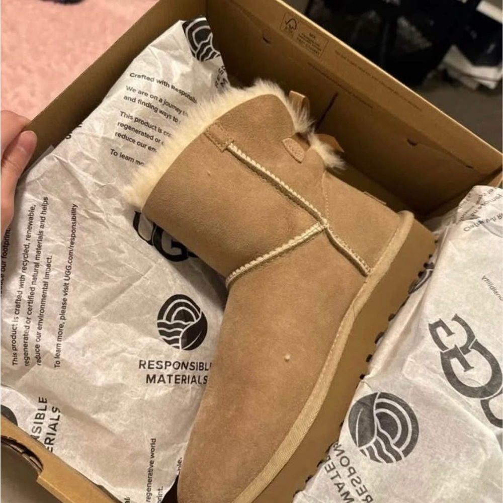 UGG MINI BAILEY BOOTS II Cream and Tan - Picture 5 of 5